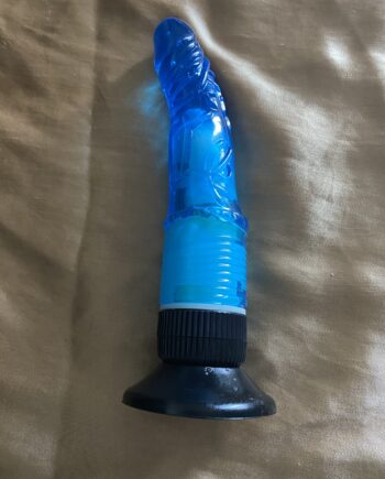 Realistic Suction Dildo 7.5"
