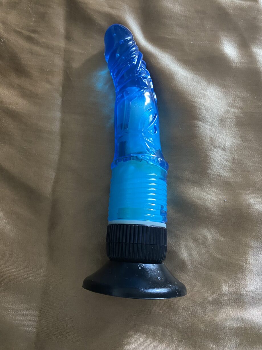Realistic Suction Dildo 7.5"